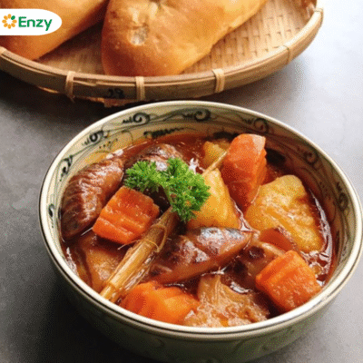 Bò kho chay ăn kèm bánh mì