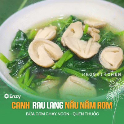 Bữa cơm chay với món canh rau lang nấu nấm
