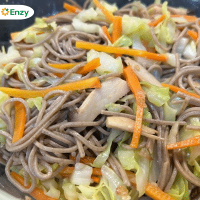Mì soba xào nấm